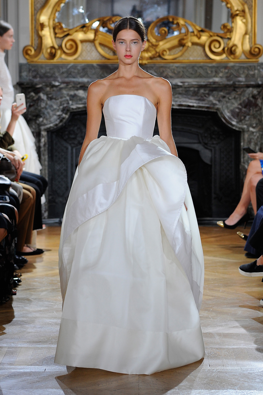 Kaviar Gauche : Backstage - Paris Fashion Week Womenswear Spring/Summer 2016
