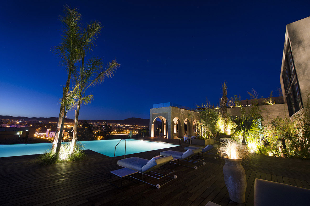 Vista nocturna de Fez desde el Hotel Sahrai.