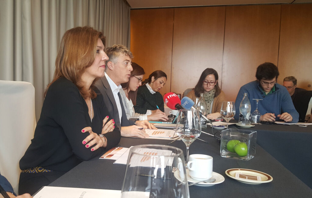 Val Díez y Óscar Mateo, en la rueda de prensa de Stanpa sobre el ejercicio 2015.