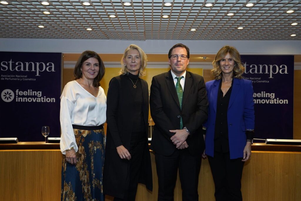 Val Díez, Verónica Fisas, Raúl Blanco y Cristina Garmendia, en la presentación de Feeling Innovation, proyecto de Stanpa.