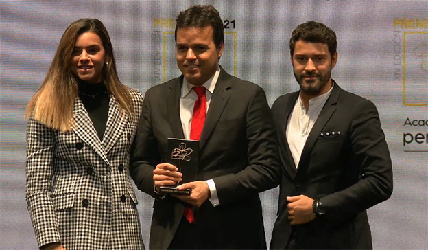 Carlos Mora, Business Director en Tailored Perfumes, ha recogido el premio al mejor Lifestyle Femenino para Women'Secret Intimate.