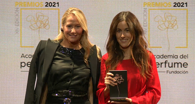 Celia Hernando, Head of PR and influencer marketing deCoty, ha recogido el premio Mejor Campaña Femenina para Gucci Bloom Profumo di Fiori.