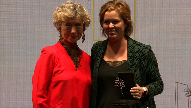 Sandra Vogeler, General Manager de Guerlain, ha recogido el premio Perfume de Colección para Cuir Beluga, de Guerlain.