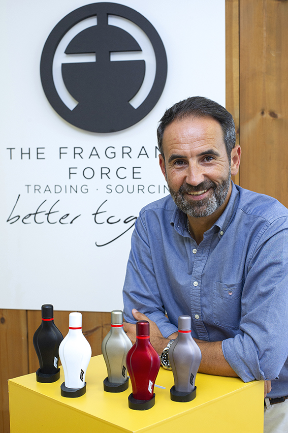 The Fragrance Force, Jorge de Oliveira, director general