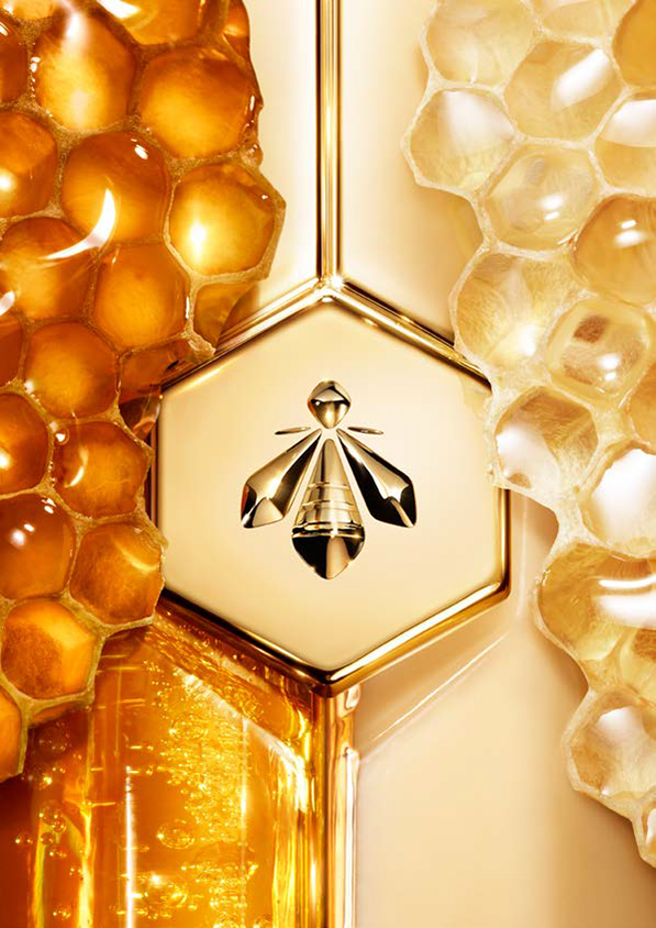 Guerlain basa el poder de sus fórmulas cosméticas de tratamiento en las propiedades de los productos apícolas y de la miel.