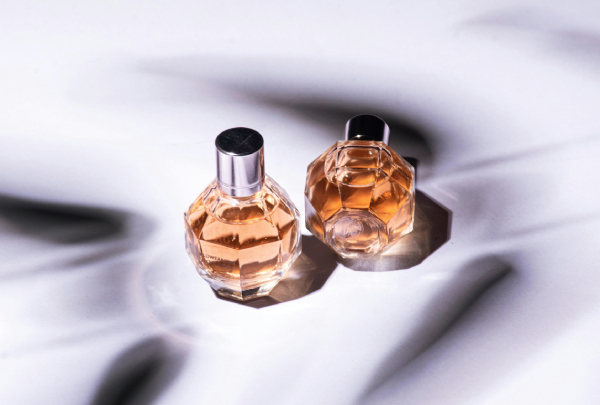 Falsificación de cosméticos y perfumes